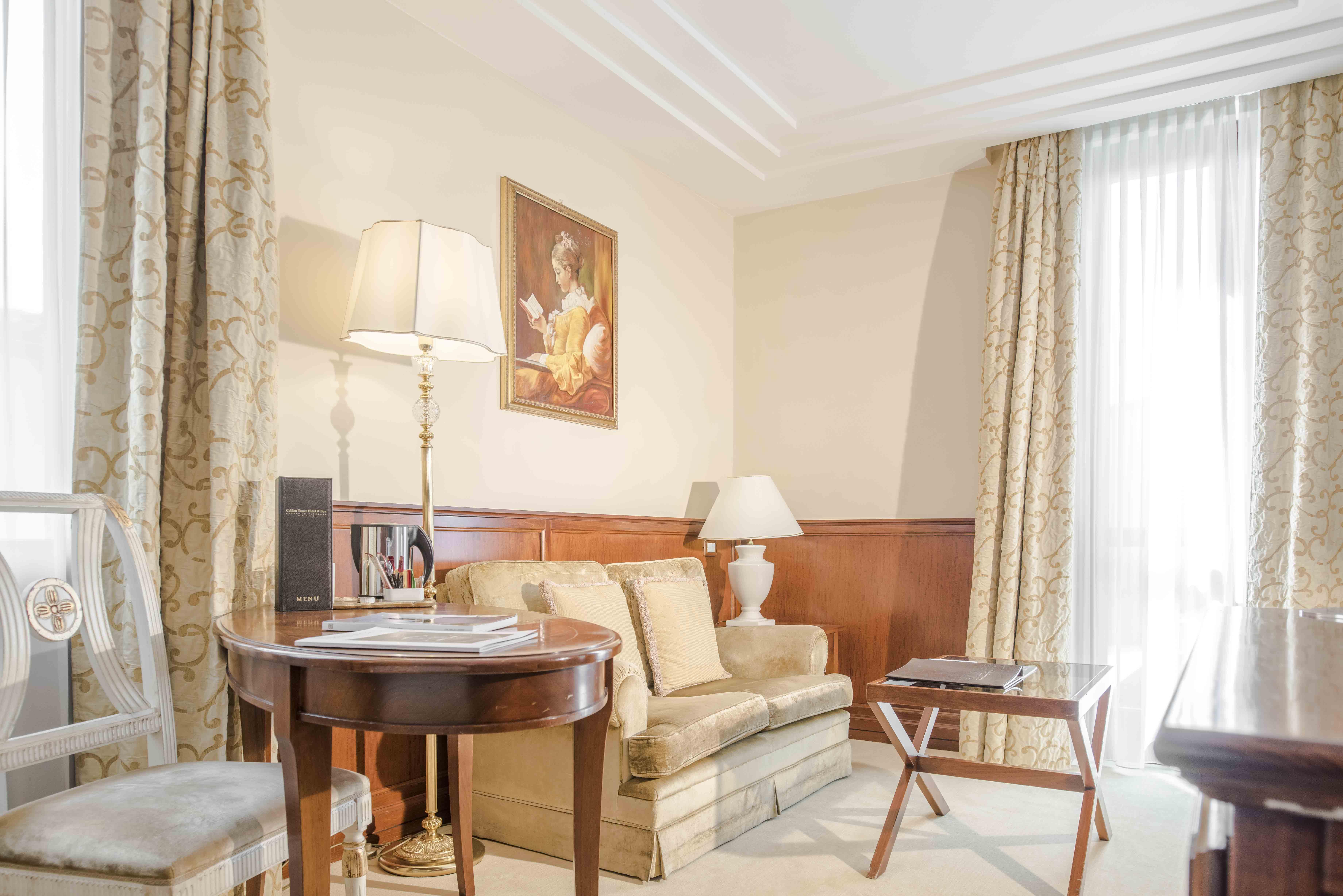 Golden Tower Hotel & Spa Φλωρεντία Εξωτερικό φωτογραφία A suite at the hotel