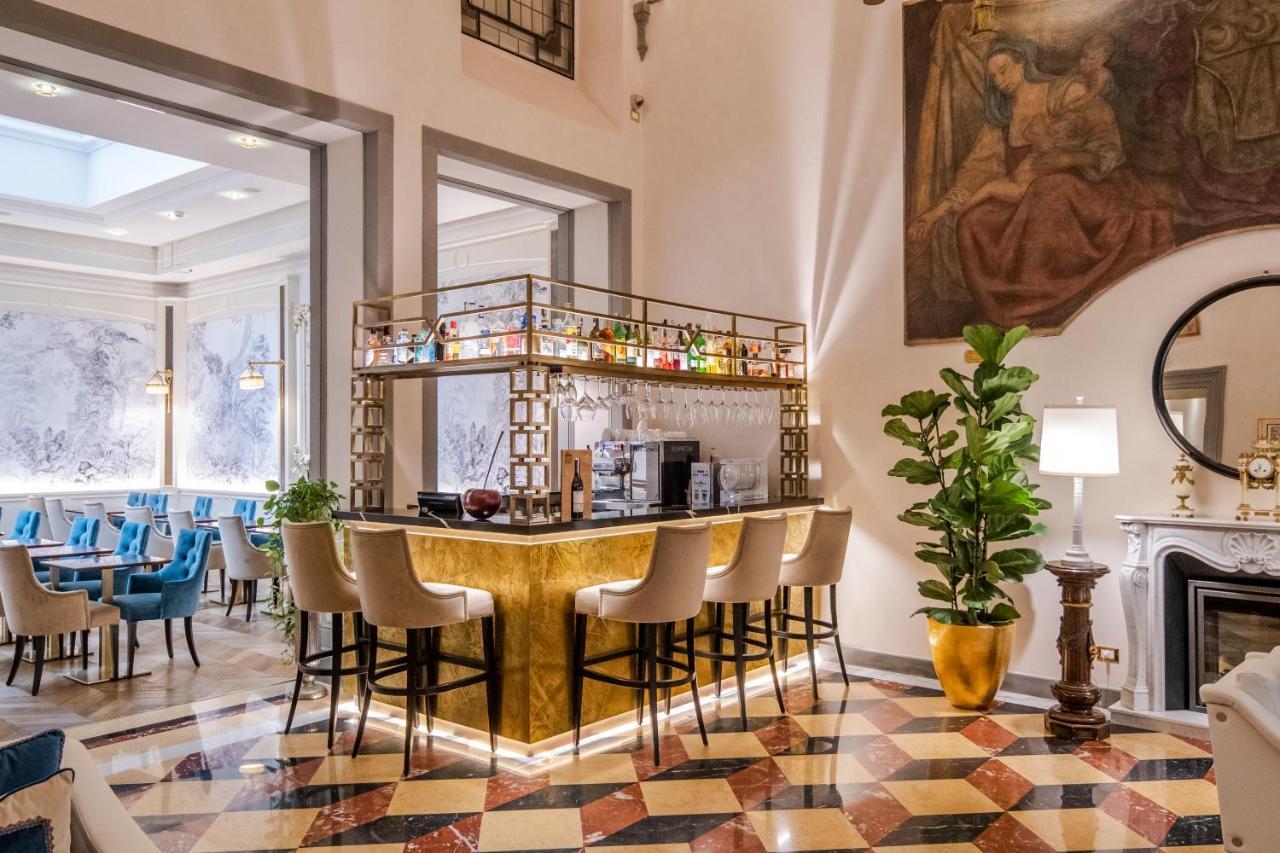 Golden Tower Hotel & Spa Φλωρεντία Εξωτερικό φωτογραφία The bar at the hotel