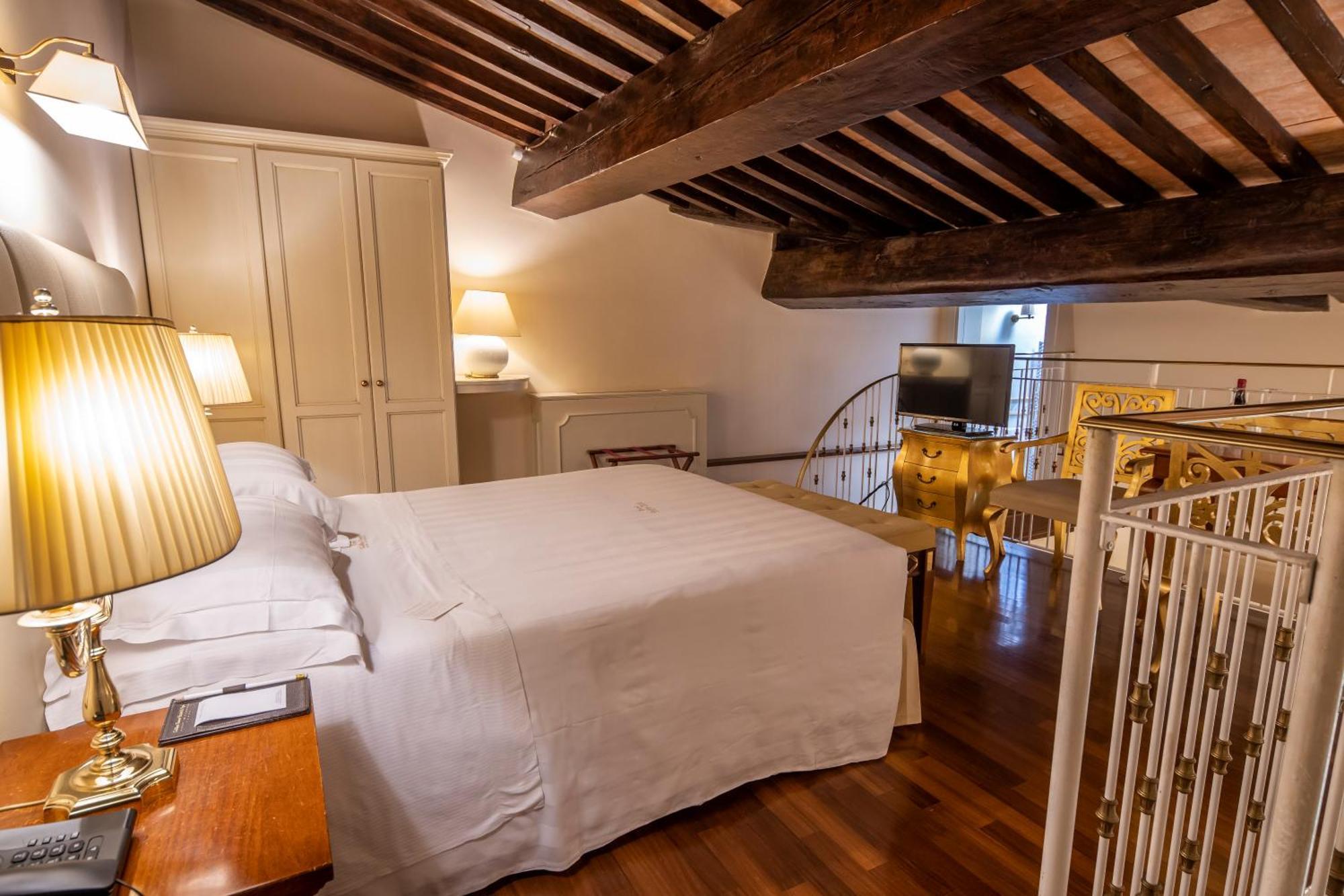 Golden Tower Hotel & Spa Φλωρεντία Εξωτερικό φωτογραφία A room at the hotel