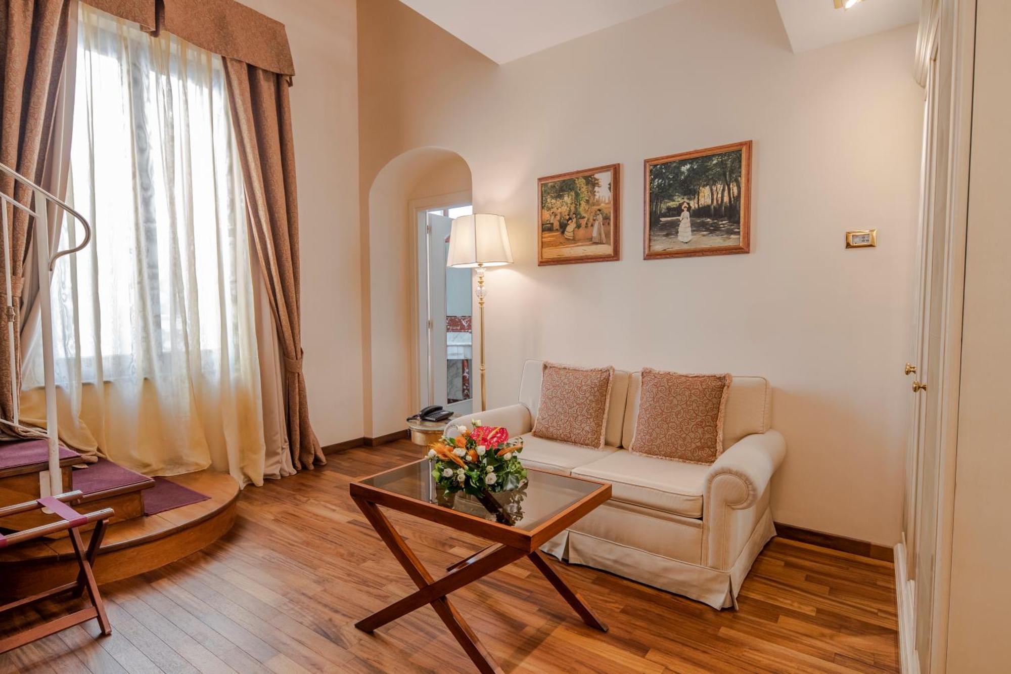 Golden Tower Hotel & Spa Φλωρεντία Εξωτερικό φωτογραφία A suite at the hotel