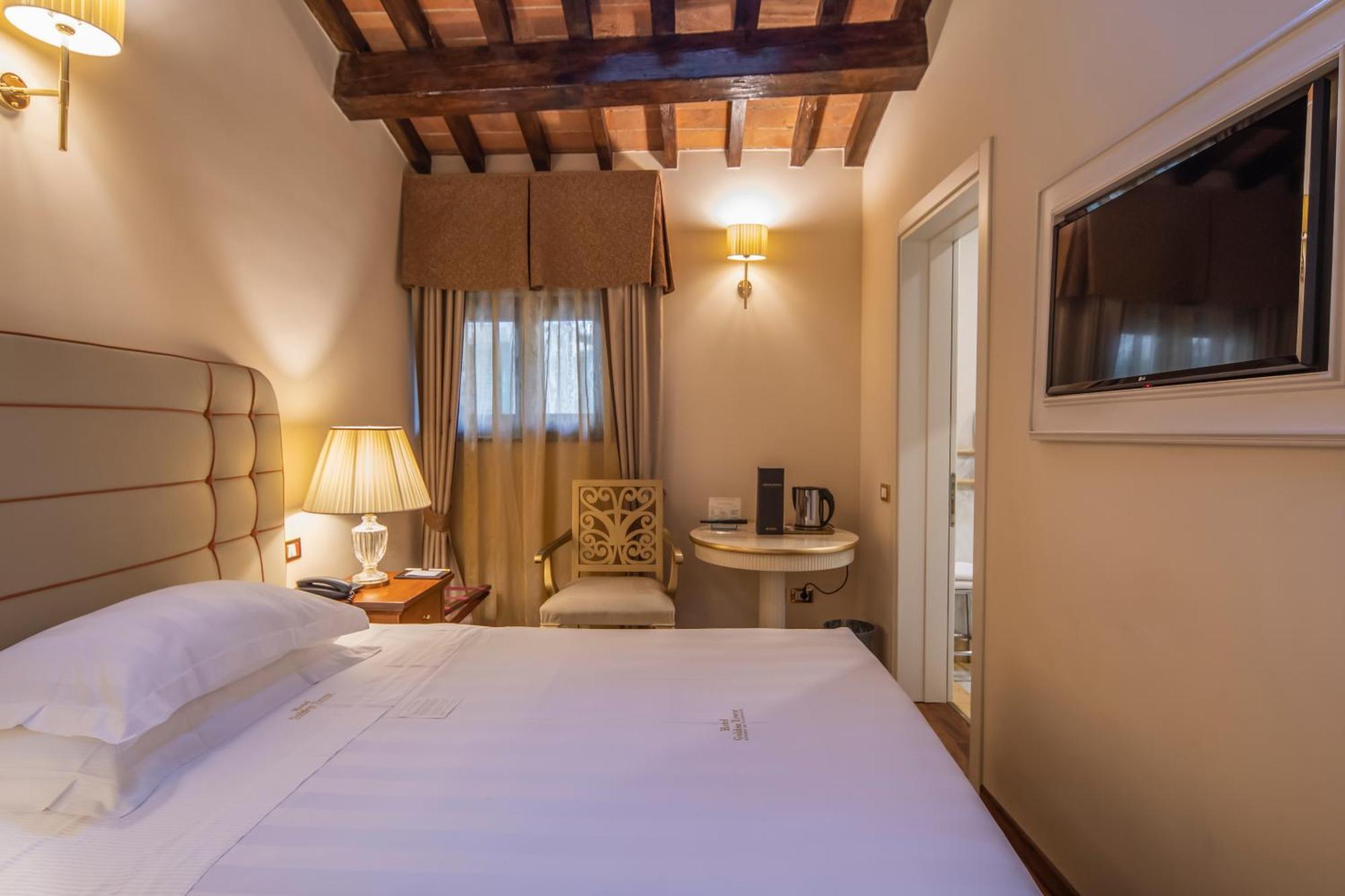 Golden Tower Hotel & Spa Φλωρεντία Εξωτερικό φωτογραφία A room at the hotel