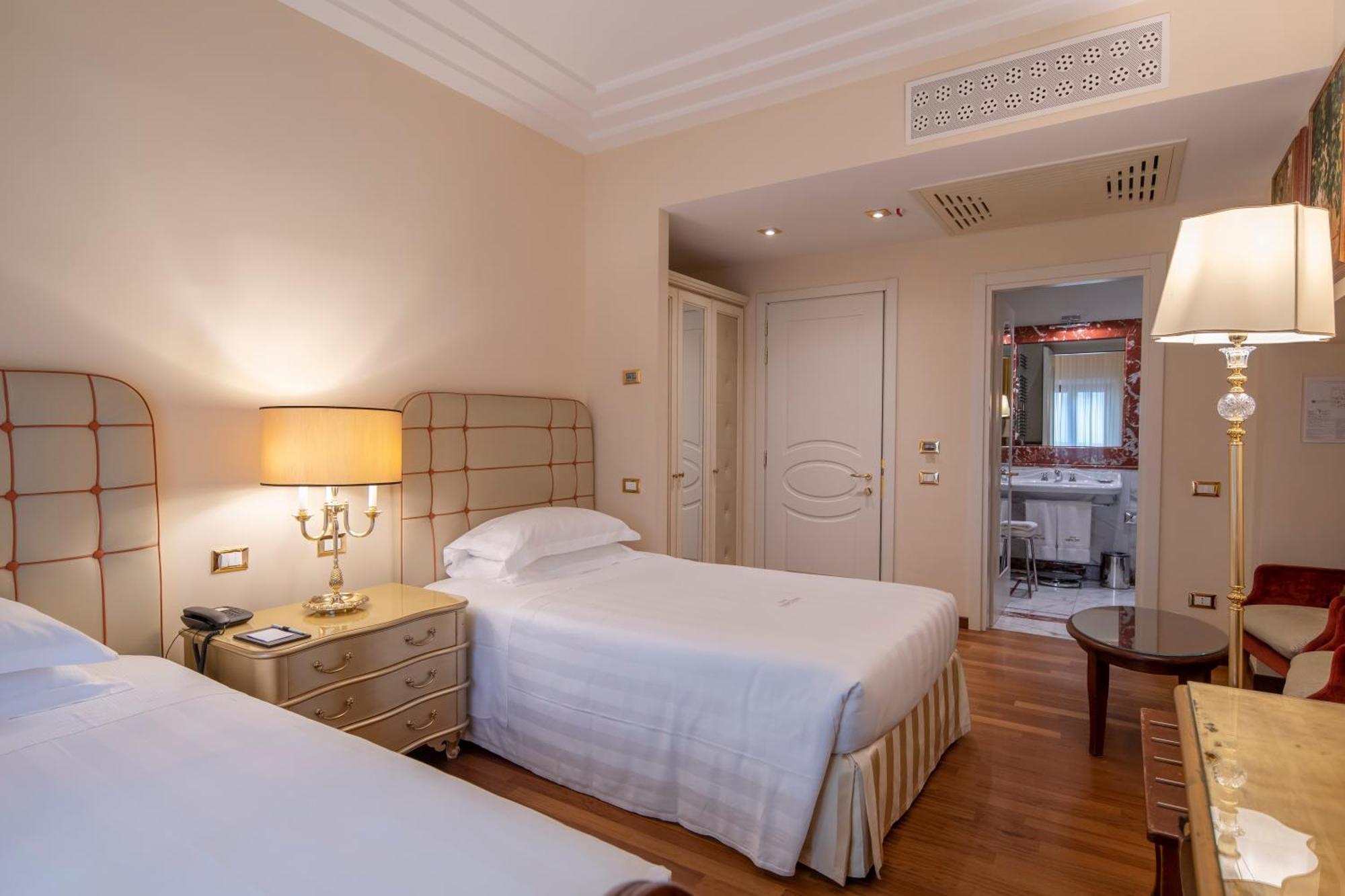 Golden Tower Hotel & Spa Φλωρεντία Εξωτερικό φωτογραφία A room at the hotel