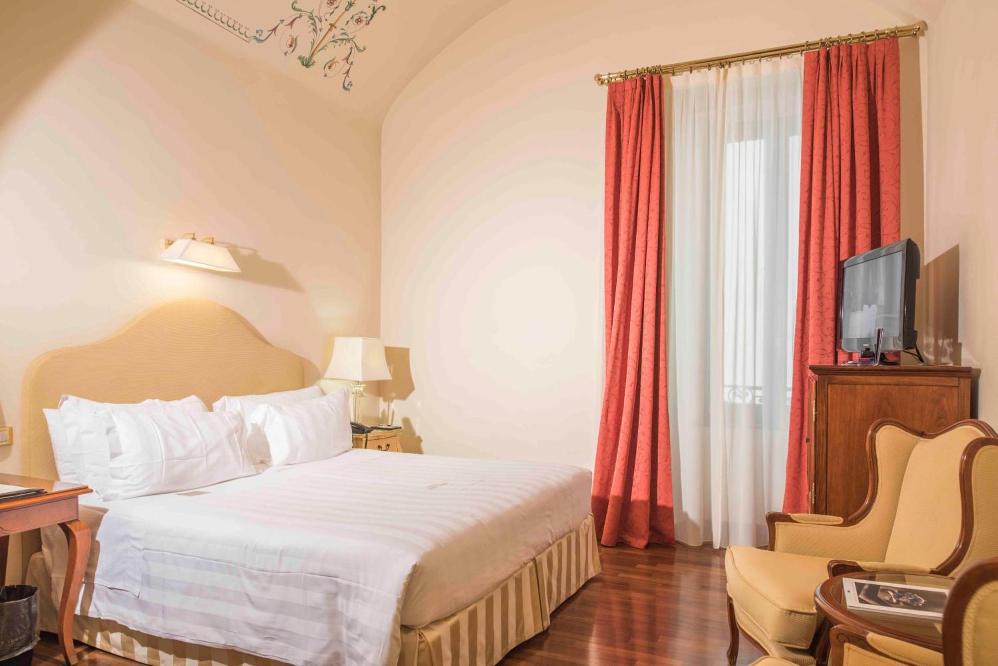Golden Tower Hotel & Spa Φλωρεντία Εξωτερικό φωτογραφία A room at the hotel